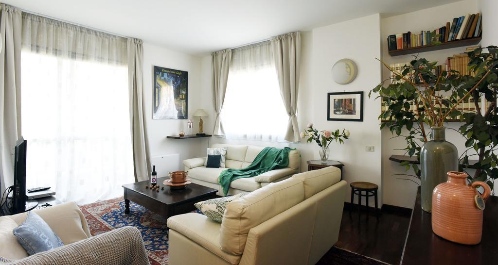 Appartement Altido Victorian Apt For 2 With Balcony And Free Parking Milaan